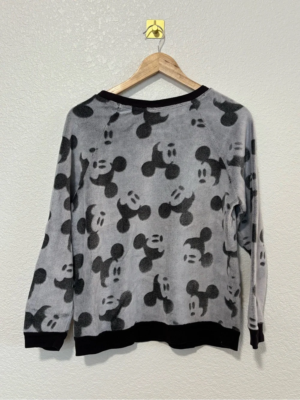 Disney Mickey Mouse Fleece Pajama Lounge Set Gray Medium - Picture 6 of 7